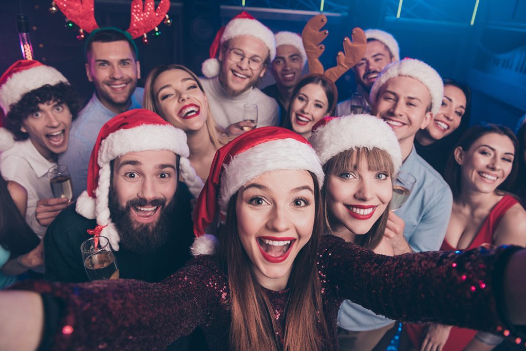 How to Host a Memorable Christmas Party: A Complete Guide - Glittering ...